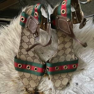 Vintage Gucci heals 7 1/2